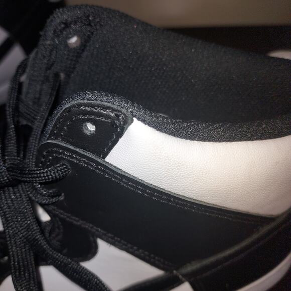 Nike Men's Dunk Hi Retro Sneakers 12.5M Lace Up Basketball Athletic Black White - Picture 15 of 16